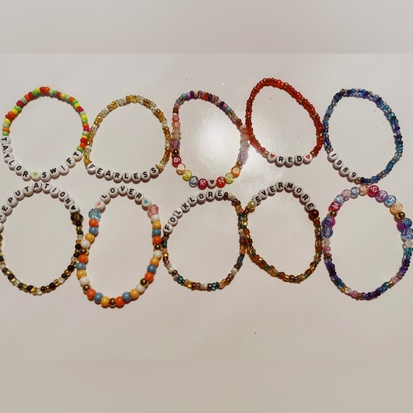 Taylor Swift Eras Tour Friendship Bracelets - Picture 1 of 3